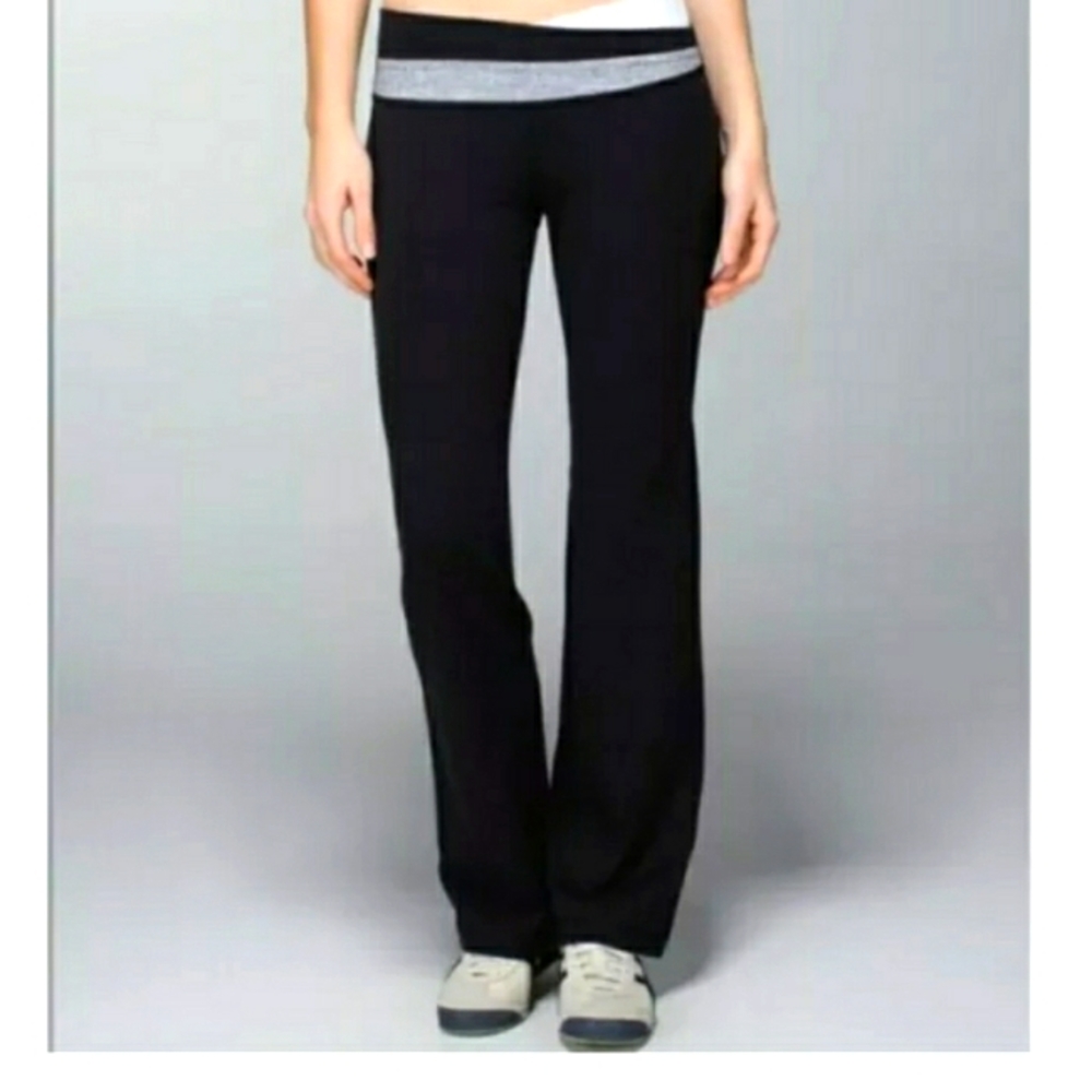 Lululemon Women's Luon Astro Flare Legging Pants Black/White Herringbone Size 4